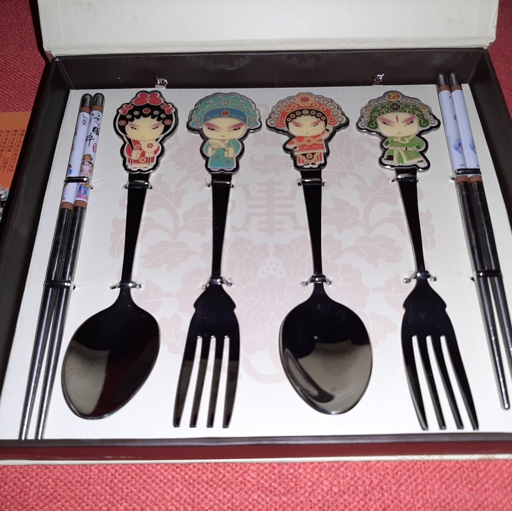 Very cute cutlery/ chopsticks set
